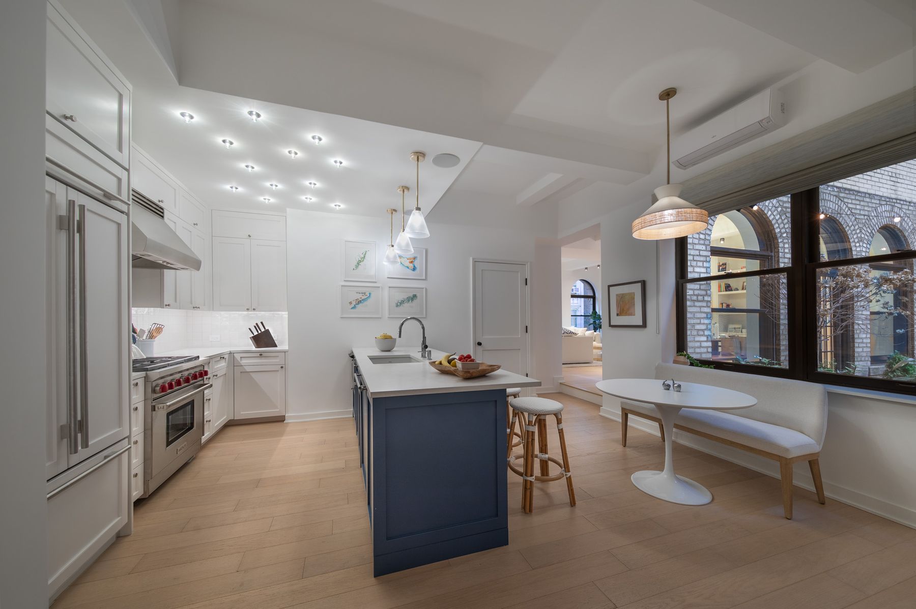 Gramercy Park apartment interior with classical proportions and modern finishes — image 5 of 7