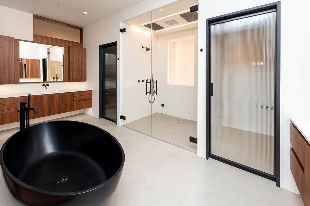 West SoHo loft renovation with open living spaces and bespoke detailing — image 5 of 10
