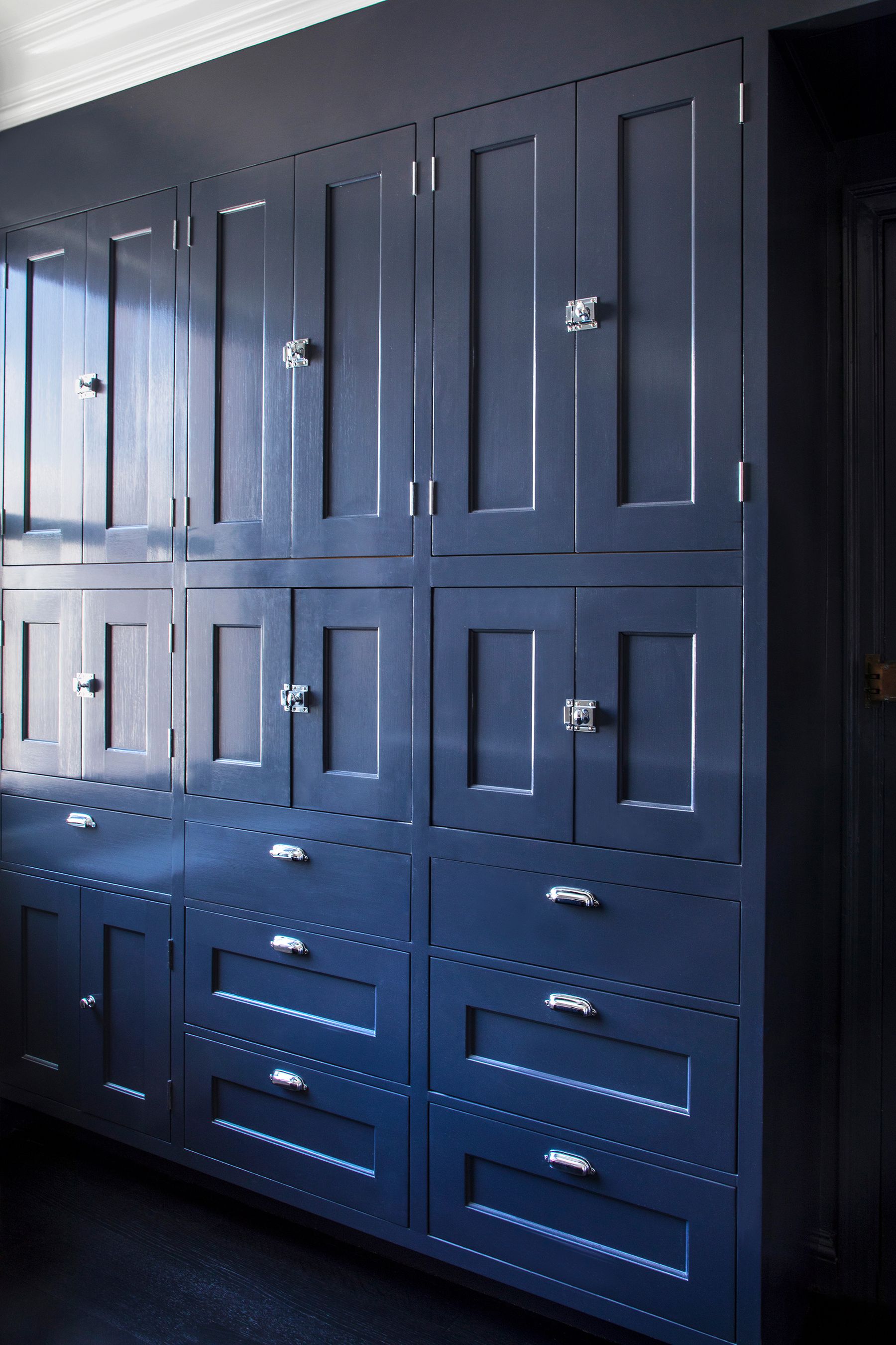 Upper East Side residence with high-end fixtures and bespoke millwork — image 10 of 10