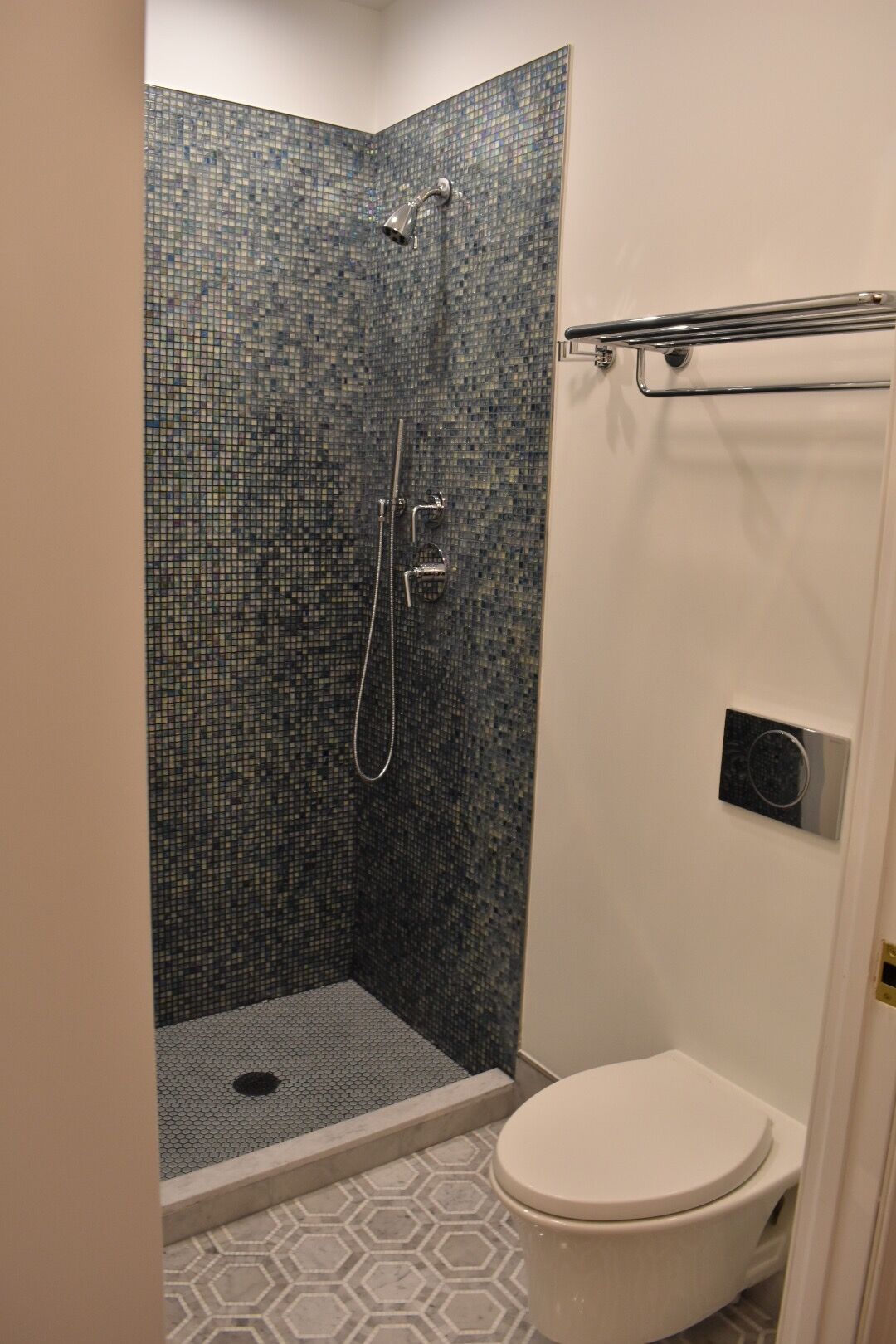 Upper West Side IV pre-war apartment renovation with restored detailing — image 5 of 10
