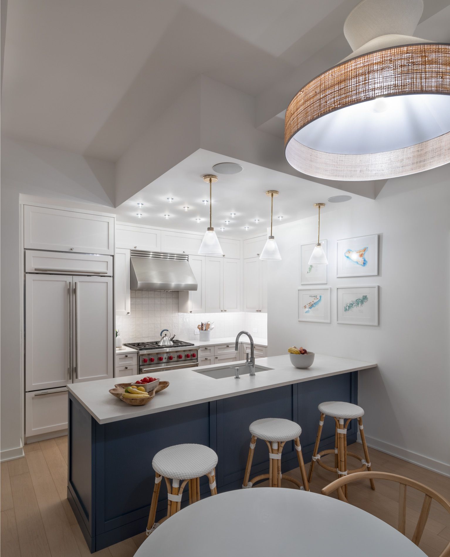 Gramercy Park apartment interior with classical proportions and modern finishes — image 4 of 7