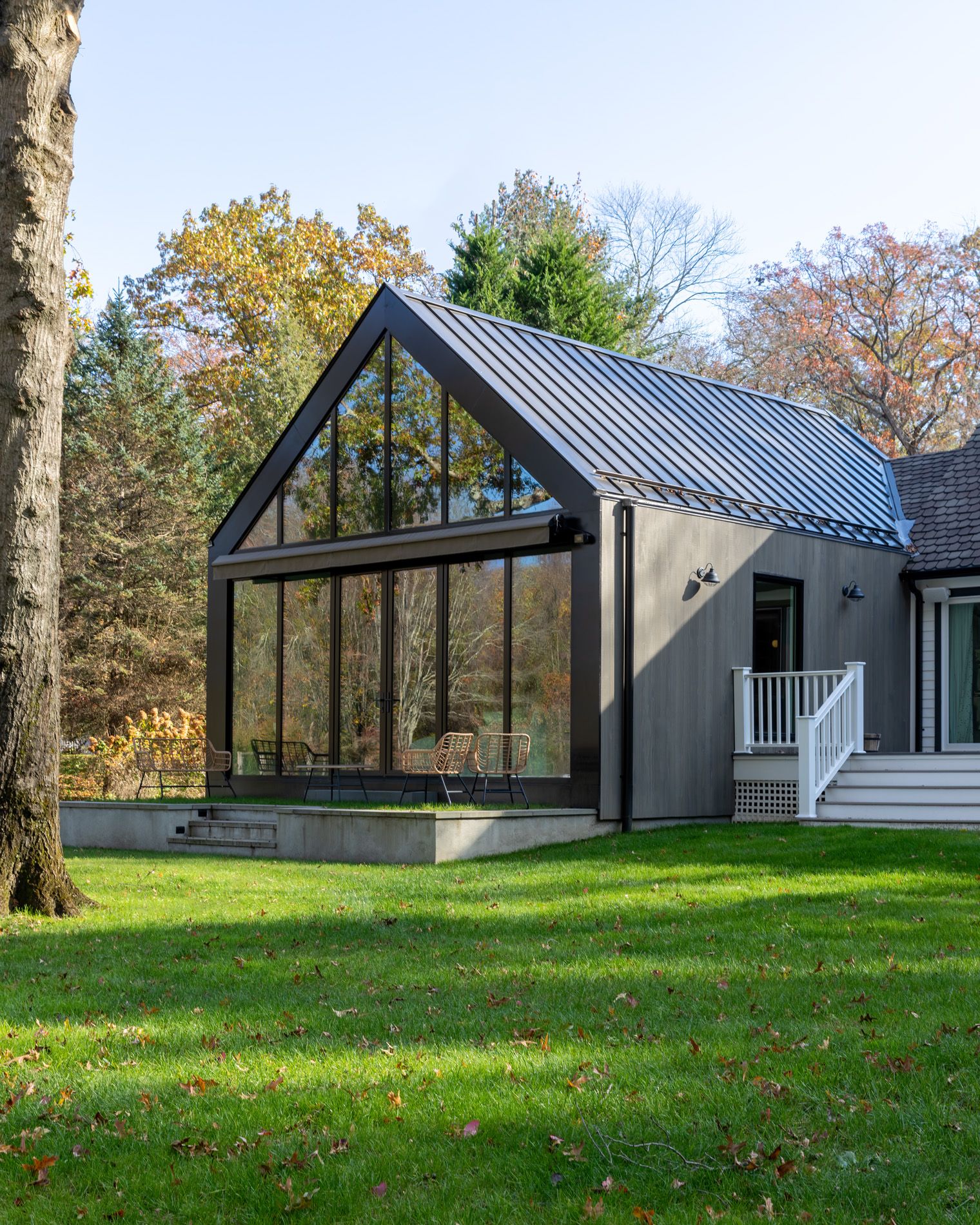 Greenwich, Connecticut residence renovated with traditional detailing — image 8 of 8