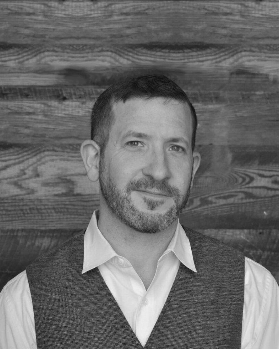 Portrait of Aaron Borenstein, Managing Director at Home Evolutions Corp
