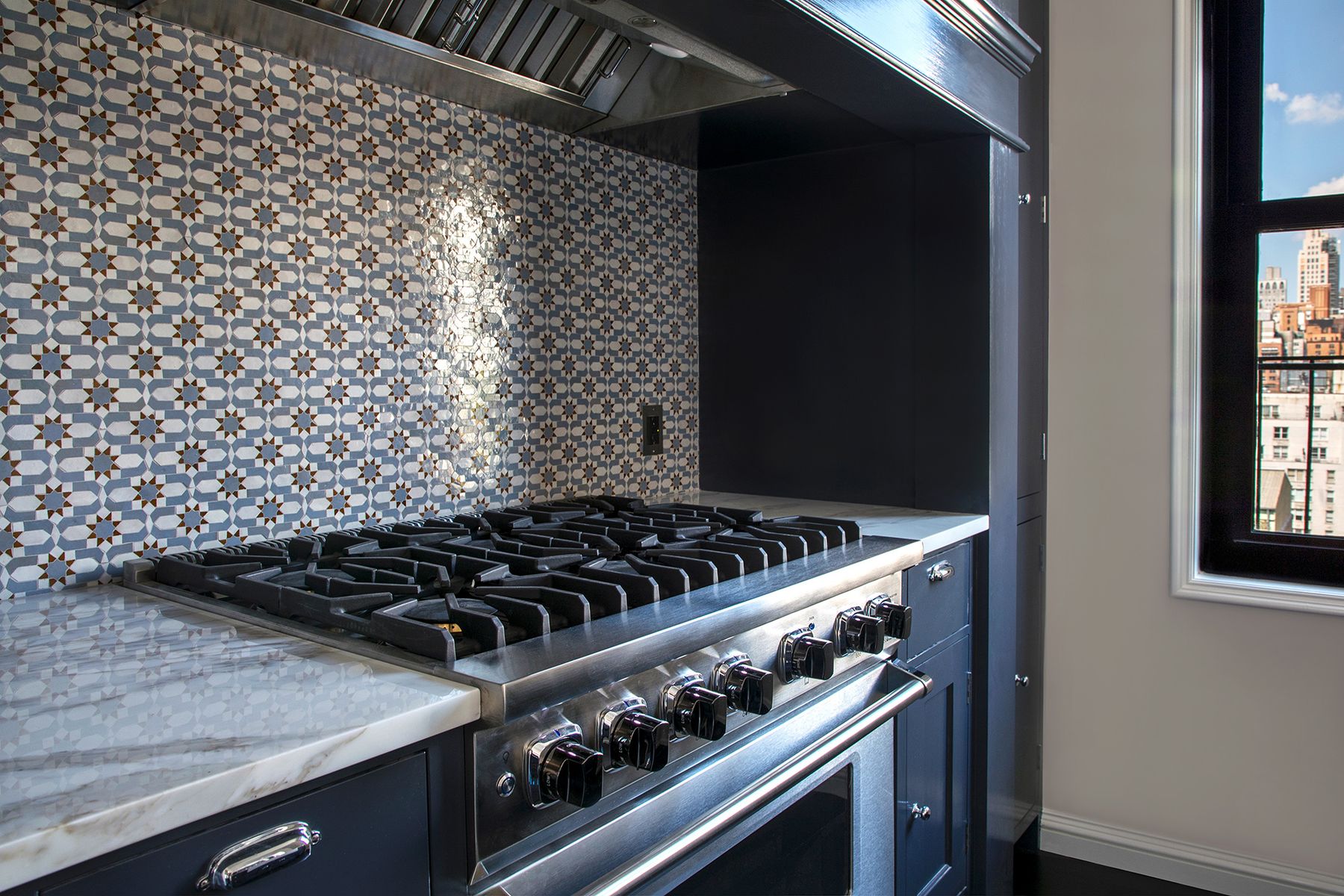 Upper East Side residence with high-end fixtures and bespoke millwork — image 8 of 10