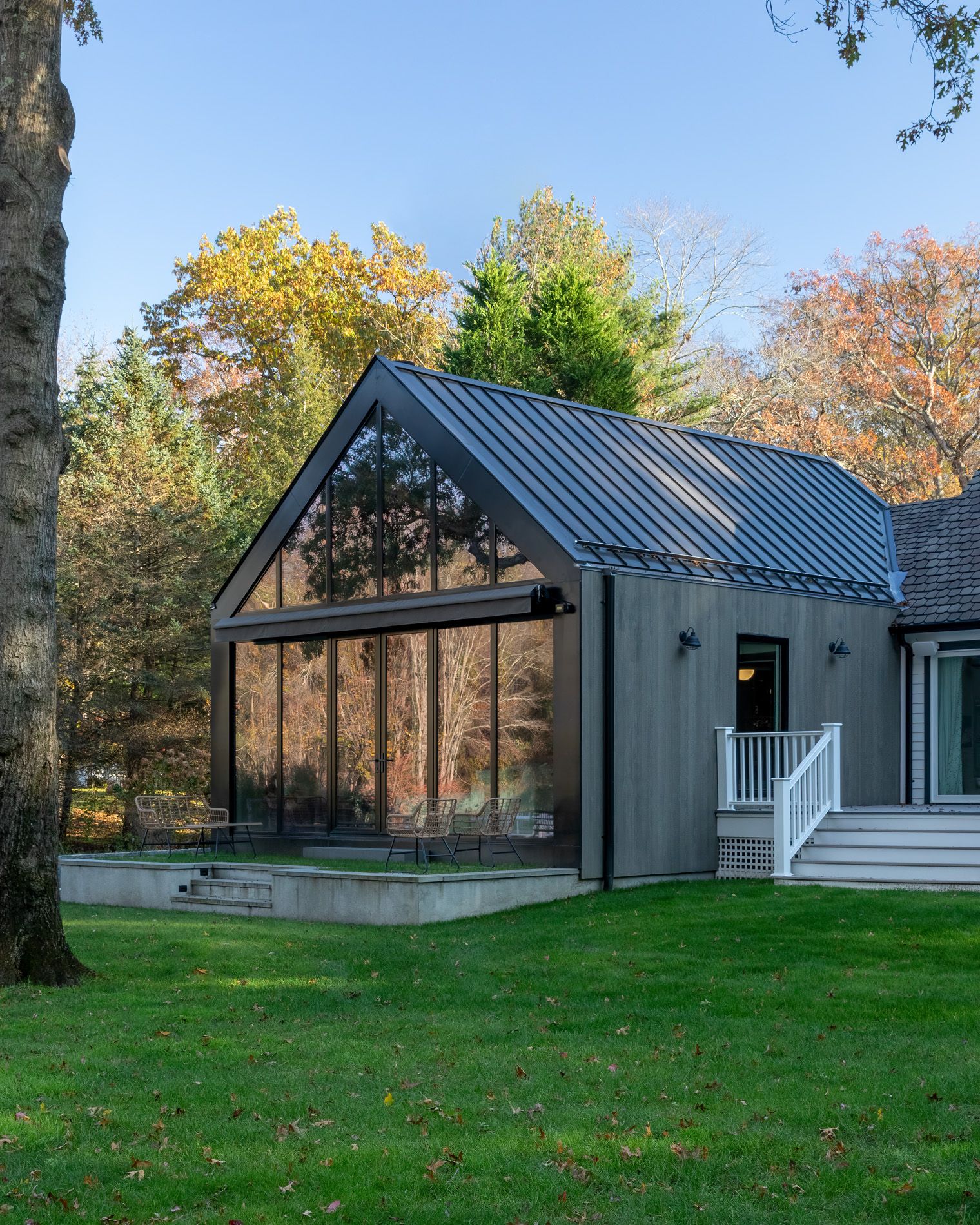 Greenwich, Connecticut residence renovated with traditional detailing — image 7 of 8