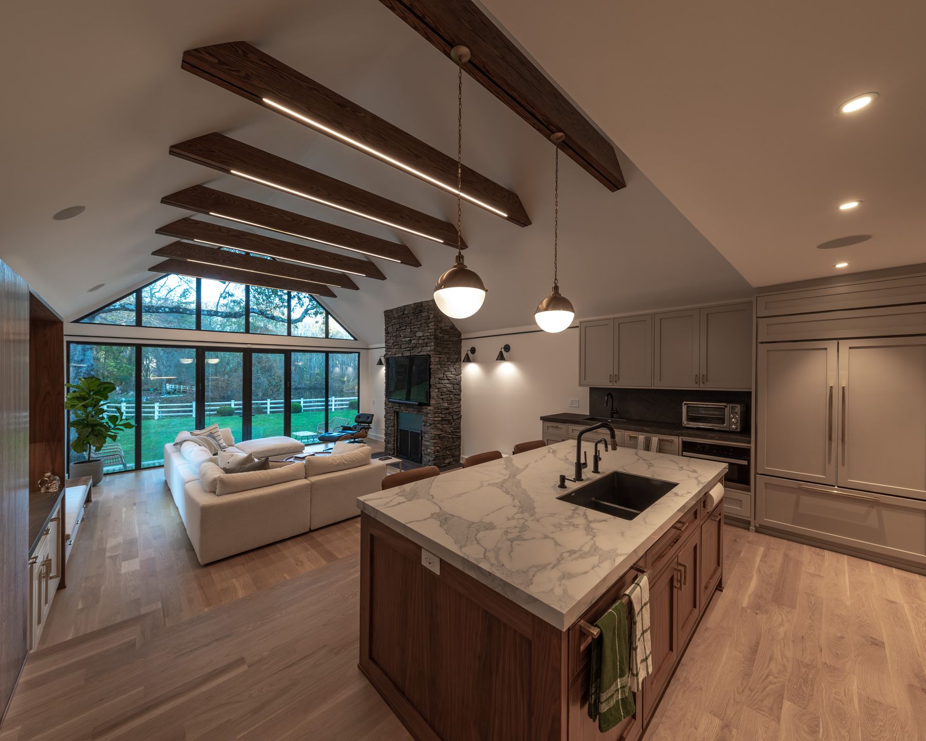 Greenwich, Connecticut residence renovated with traditional detailing — image 5 of 8
