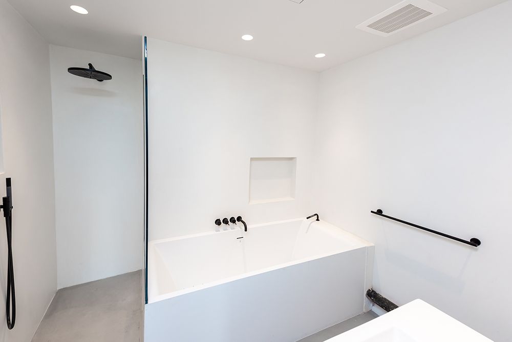 West SoHo loft renovation with open living spaces and bespoke detailing — image 3 of 10